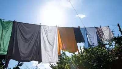 7 Smart Ways to Dry Clothes Indoors This Winter Without Sunlight