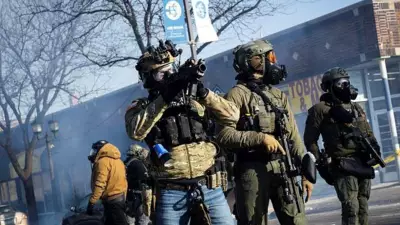 Federal Immigration Officers Kill Man in Minneapolis, Sparking Renewed Protests