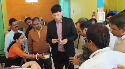 Gadchiroli Collector Avishyyant Panda Pushes Mahua Processing for Tribal Livelihoods