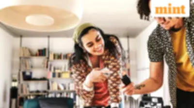 India's Youth Embrace Retro Tech: Flip Phones, iPods & Digicams Make a Comeback