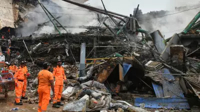 Karachi Shopping Plaza Fire Death Toll Hits 26, Dozens Still Missing