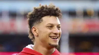 Patrick Mahomes Reacts to Caleb Williams' Miracle Throw in Bears' Playoff Loss