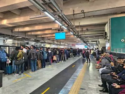 Power Snag at Kolkata's Green Line Metro Disrupts Services, Crowds Stations