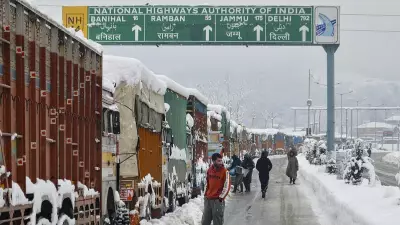 Srinagar-Jammu Highway Closure Strands Hundreds of Tourists for Second Consecutive Day