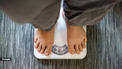 Top Obesity Doctor Rates Weight Loss Trends: Fat Burners Get Zero, Walking Scores High