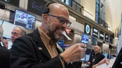 US Stocks Open Lower: Dow, S&P 500, Nasdaq Fall Amid Fed Attack