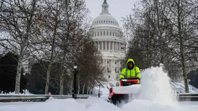 US Winter Storm Claims Over 30 Lives, Cripples Oil Output and Power Grid