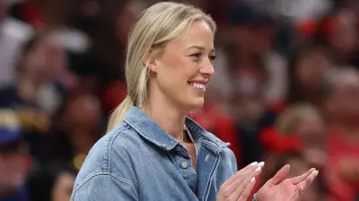 WNBA Star Sophie Cunningham Shouts Out Friends' Ventures Tribe Kelly & Verso l'alto
