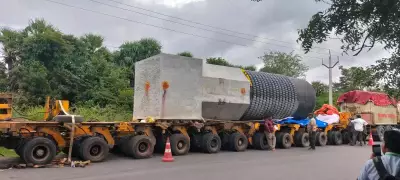 World's Largest Shiva Lingam Enters Bihar, Sparks Mass Devotion on Highways