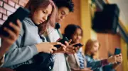 5 Warning Signs Social Media Is Damaging Teen Attention Spans