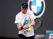 Australian Open: Jannik Sinner Defeats Ben Shelton, Advances to Semifinal Against Novak Djokovic