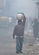 Delhi Records Warmest January Day in 7 Years at 27.1°C, AQI Improves