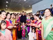 Fadnavis Receives Traditional Maharashtrian Welcome at Zurich Airport Before WEF 2026