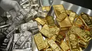 Gold Prices Drop as Investors Book Profits, Fed Rate Cut Hopes Fade