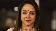 Hema Malini's Unconventional Love Story: Why She Chose a Juhu Bungalow Over a Sea-Facing Flat