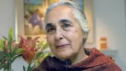 Historian Romila Thapar Criticizes Mughal Erasure from Textbooks at KLF