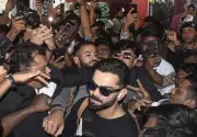 Kohli Mobbed by Fans in Vadodara Ahead of NZ ODI Series After Stellar SA Run