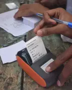 Kolhapur Voters Face Chaos: Wrong Booths, Mismatched Lists Mar Municipal Polls