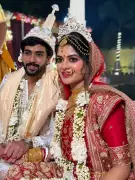 Madhumita Sarcar Weds Debmalya Chakravorty in Baruipur Rajbari Ceremony