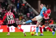 Man City's Title Bid Stalls in 0-0 Draw vs Sunderland; Arsenal Lead by 4 Points
