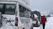 Manali Snowstorm Crisis: Tourists Stranded, Highways Blocked Amid Heavy Snowfall