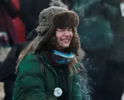 Minneapolis Street Transforms: From Quiet to Outraged Sorrow After Fatal Agent Shooting