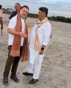 Rahul Gandhi's Mysuru Airport Chat with Shivakumar Fuels Karnataka CM Change Buzz