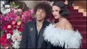 Selena Gomez & Benny Blanco's Golden Globes 2024 Red Carpet PDA Steals The Show