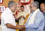 Siddaramaiah & Pinarayi Meet at Sivagiri Mutt Amid Karnataka-Kerala Bulldozer Row