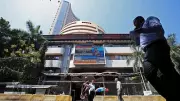 Stock Markets Trade Flat Amid Volatile Trends, Sensex and Nifty Show Mixed Moves