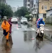 Unseasonal Rain Disrupts New Year Plans in Rajkot, Saurashtra-Kutch