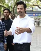 Varun Dhawan Fined Rs 500 for Mumbai Metro Stunt, Operator Issues Safety Warning