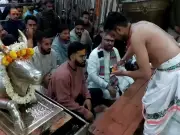 Virat Kohli and Kuldeep Yadav Seek Blessings at Ujjain's Mahakaleshwar Temple