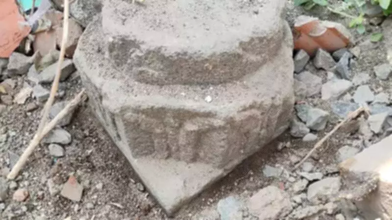 12th-Century Yadava Temple Pillar Discovered Near Wardha's Vena River