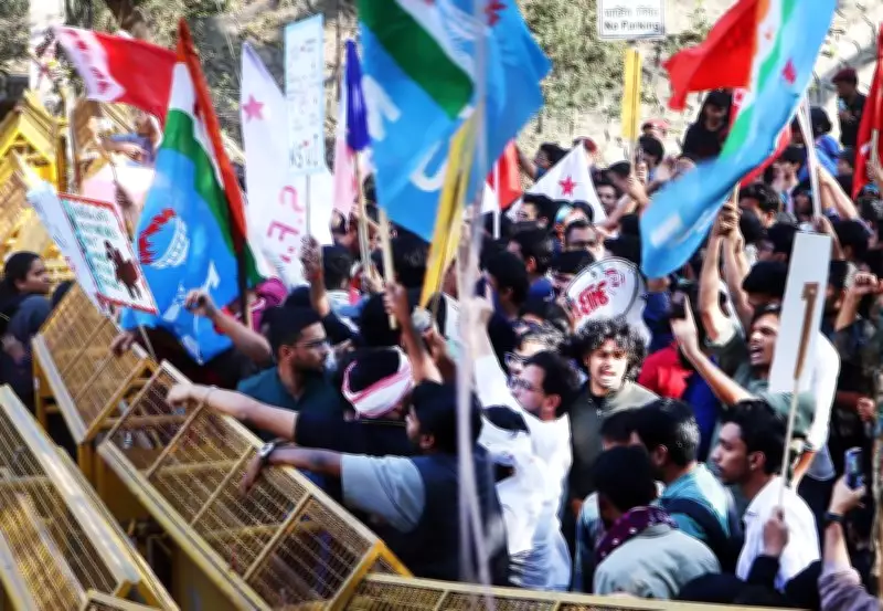 14 Arrested, Including 3 JNU Student Union Leaders, After Protest March in Delhi