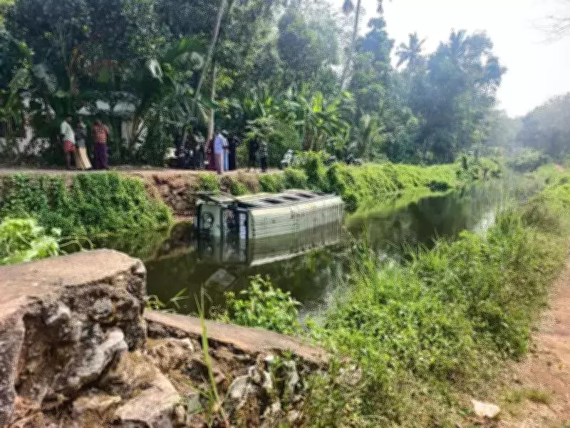 21 Schoolchildren Injured as Van Overturns into Kerala Canal