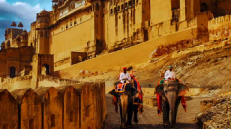 A Traveler's Raw Account: 15 Days of Love and Hate in India's Golden Triangle