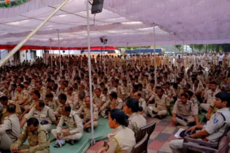 ADGP Nikhil Gupta Reviews Kolhapur Range Police Force, Emphasizes Forensic Evidence