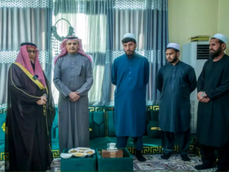 Afghanistan Hands Over Three Pakistani Soldiers to Saudi Officials as Ramadan Begins