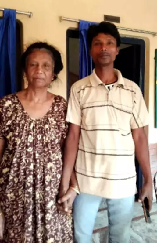 After 25 Years, Jharkhand Woman Reunited with Son in Kolkata Shelter Home