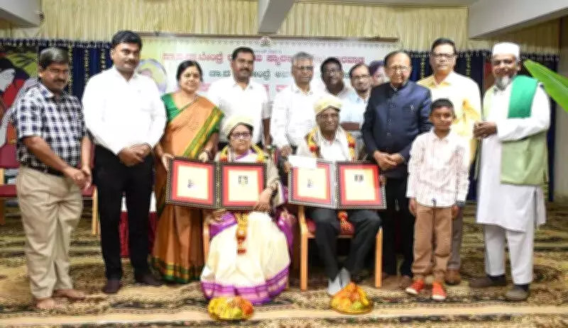 Ambikatanayadatta Awards Honor Writers Malati Pattanashetti and Satish Kulkarni in Dharwad