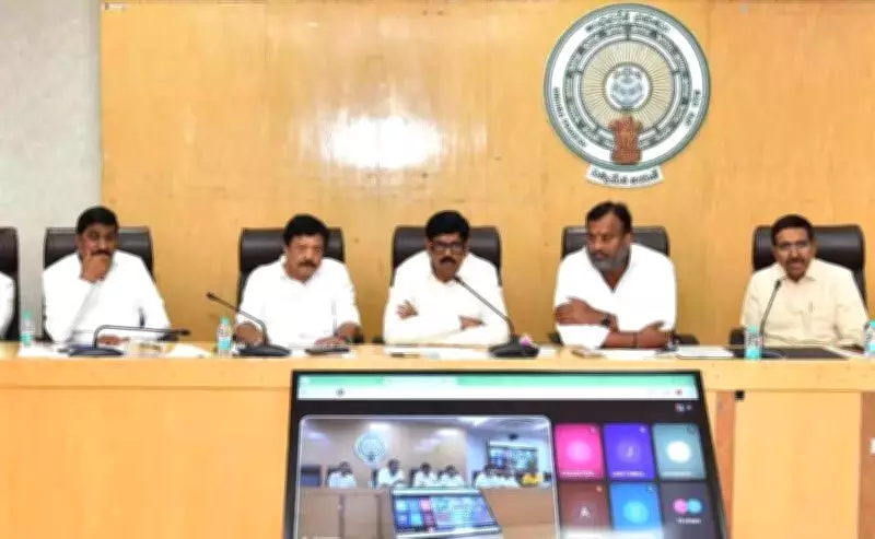 Andhra Cabinet Plans Godavari Pushkarams 2027 on Maha Kumbh Scale