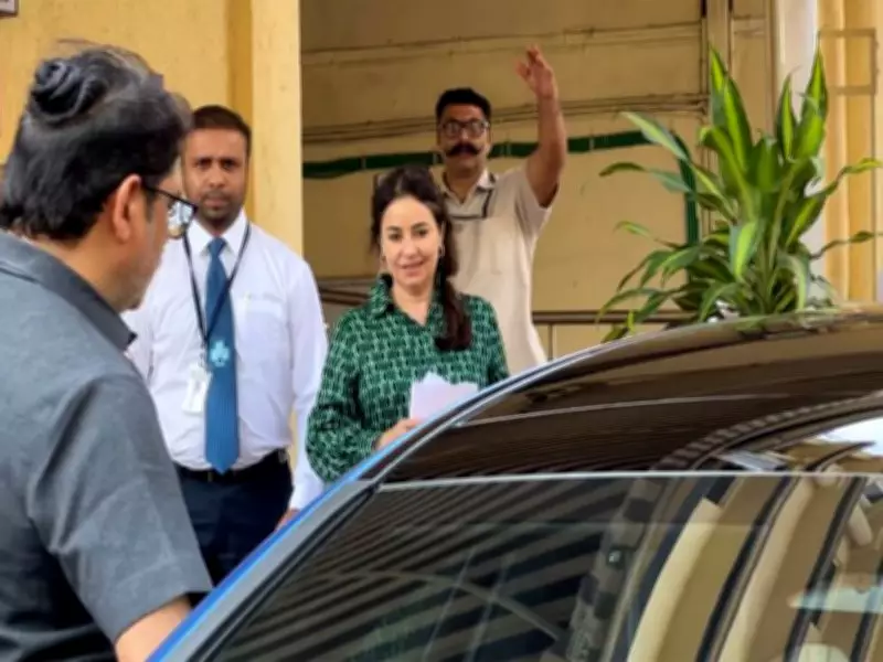 Anjali Tendulkar Visits Lilavati Hospital to Inquire About Salim Khan's Health