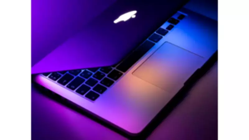 Apple's Touchscreen MacBook Pro with Dynamic Island Expected in 2026