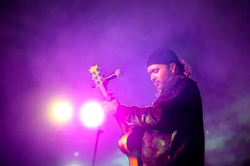 Australian Singer Reconnects with Goa Roots, Performs 'Sandese Aate Hain' in India