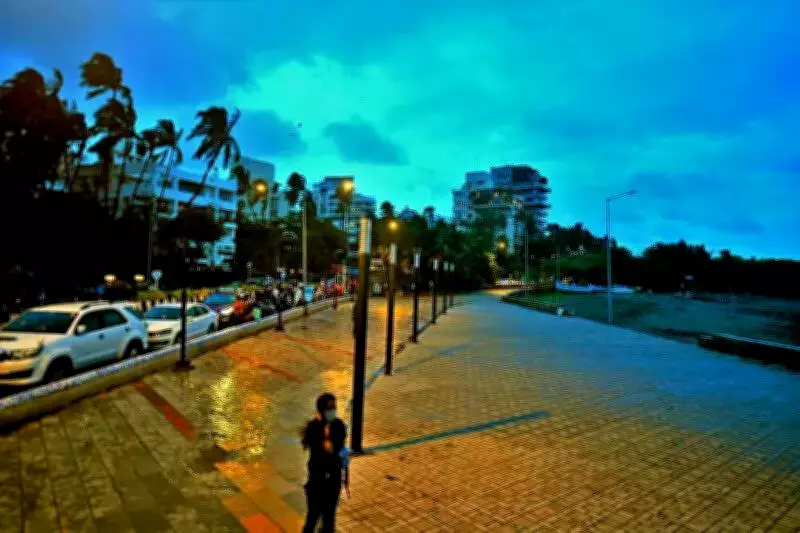 Bandra West Residents Protest Commercial Hoardings on Carter Road Promenade