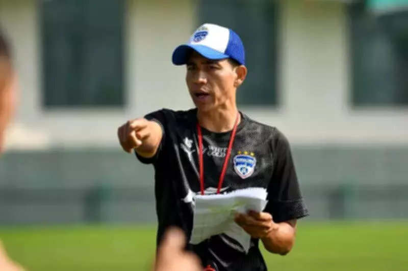Bengaluru FC Coach Renedy Singh Demands 100% Effort Ahead of Crucial ISL Clash