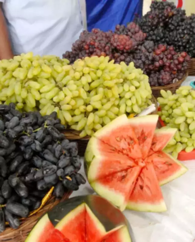 Bengaluru Fruit Prices Soar by 20-30% Due to Seasonal Shortages and Hoarding