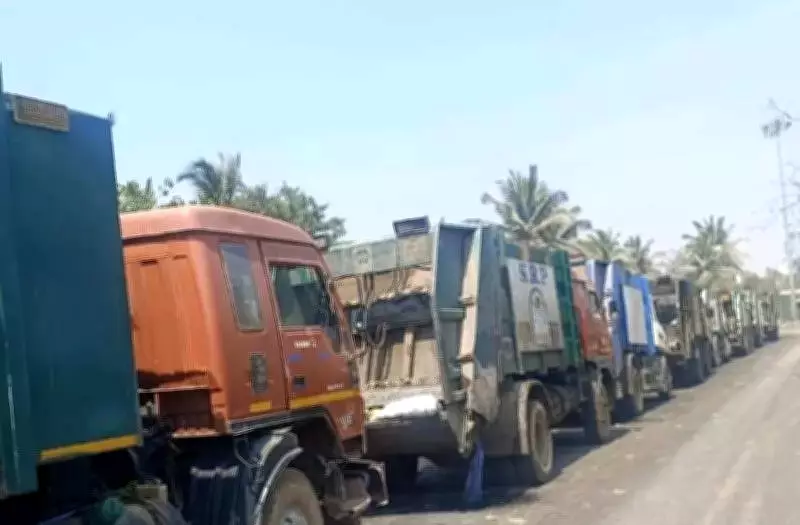 Bengaluru Garbage Crisis Looms as Villagers Block Trucks Over Unpaid Funds