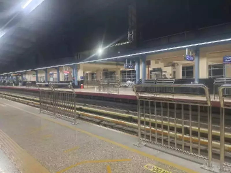 Bengaluru Metro Expands Safety with Steel Barricades at Three More Stations
